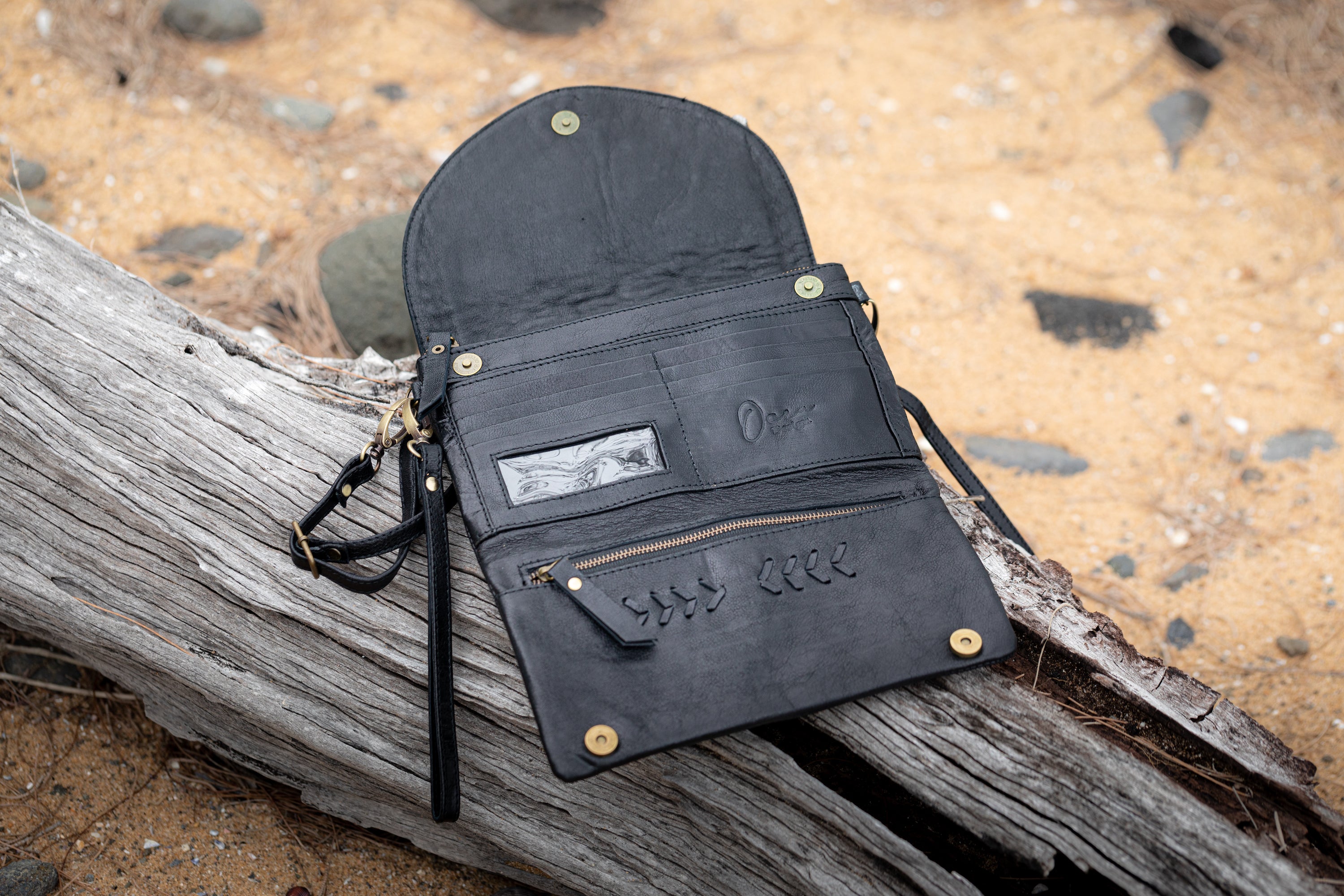 Fleur Leather Crossbody Wallet