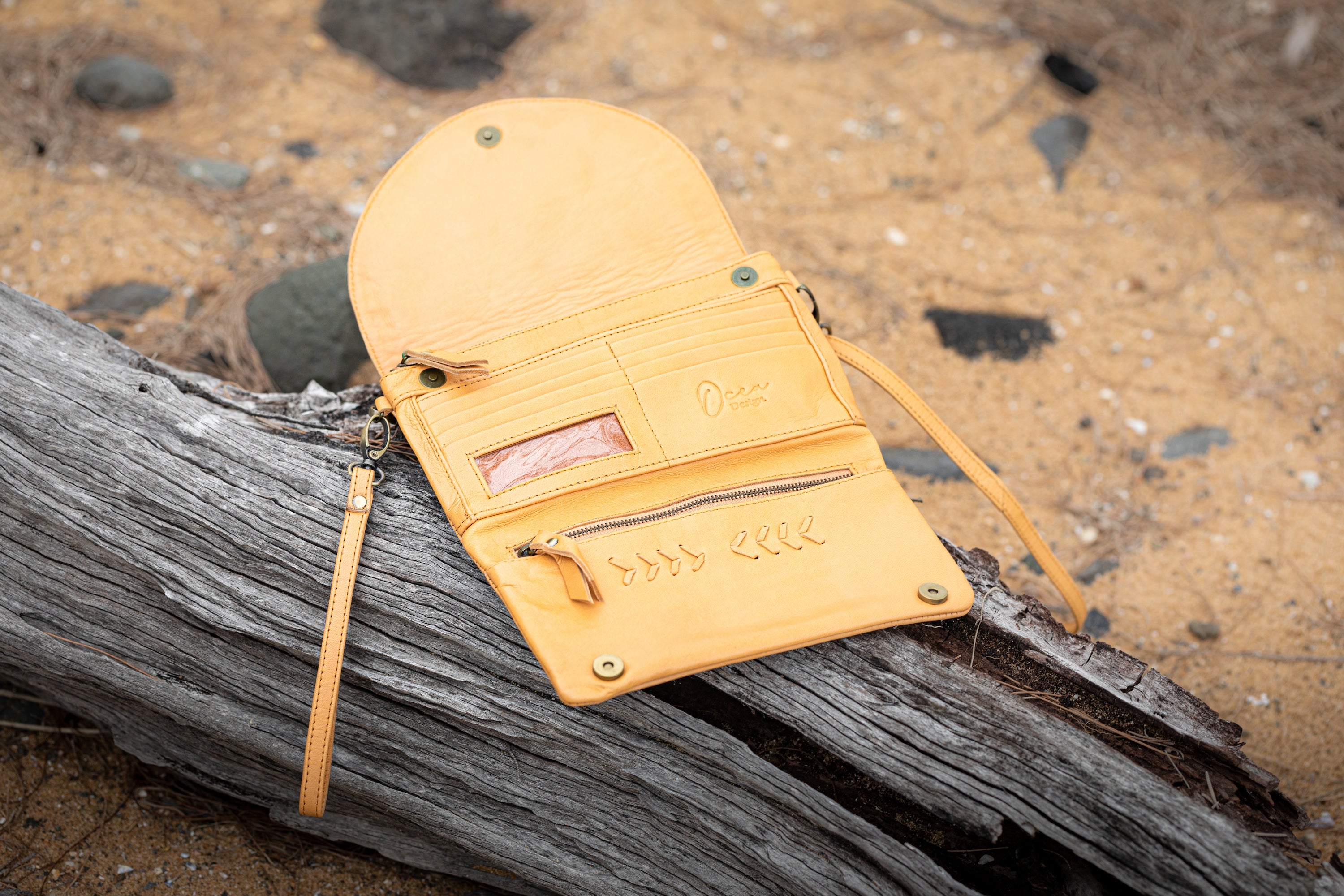 Fleur Leather Crossbody Wallet