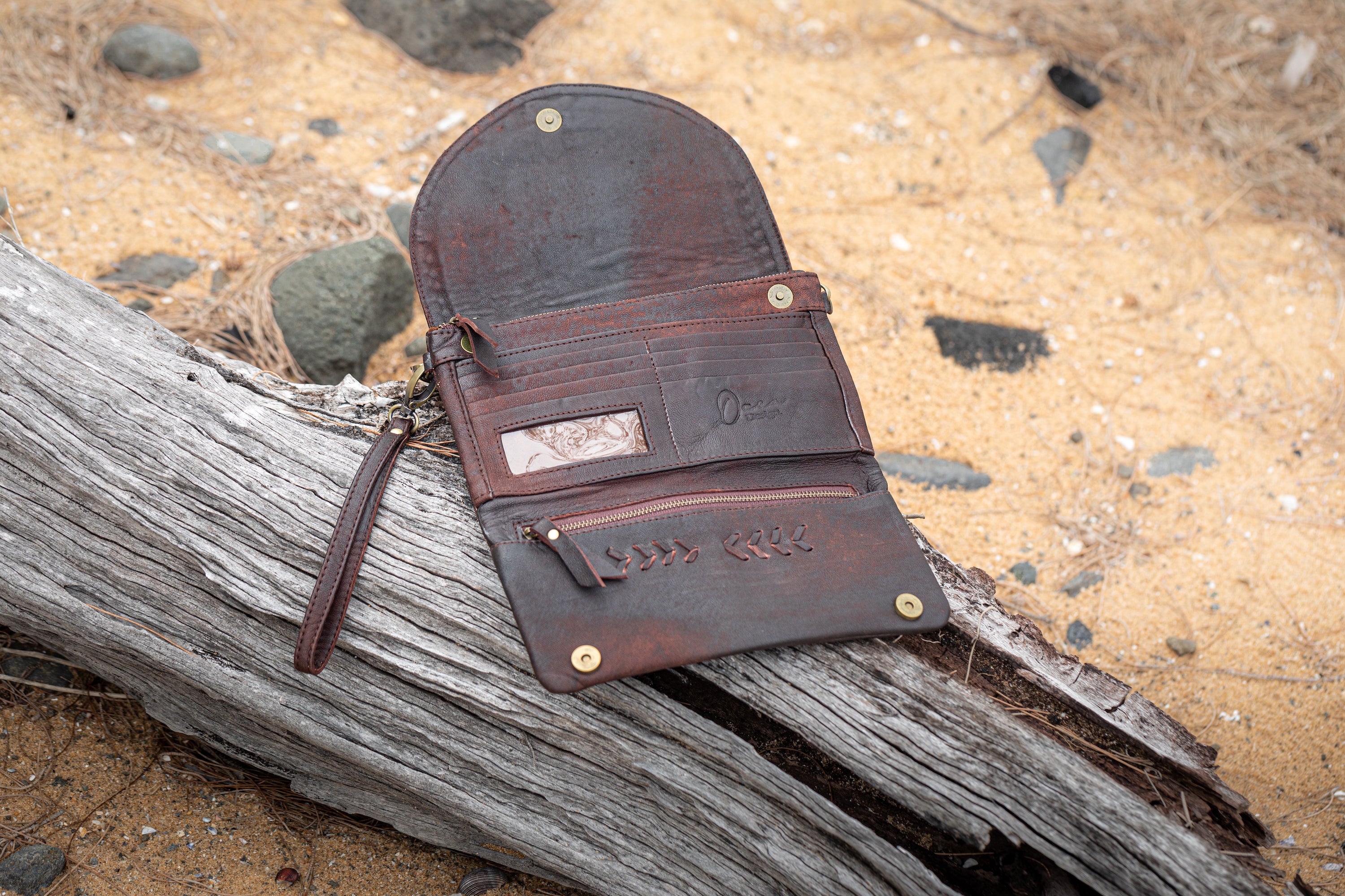 Fleur Leather Crossbody Wallet